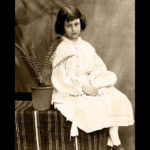 7歳のアリス（1860年、ルイス・キャロル撮影）